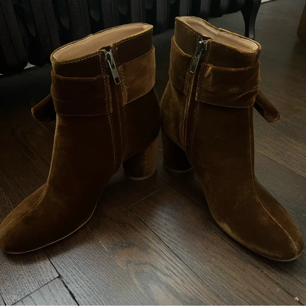 Madewell Esme Bow Boot in Velvet - Picture 5 of 9